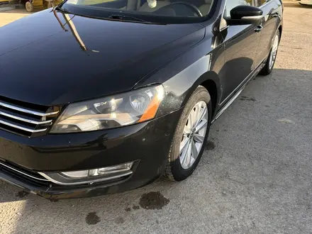 Volkswagen Passat 2012 года за 4 400 000 тг. в Актау – фото 2