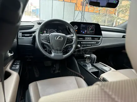 Lexus ES 300h 2022 года за 18 500 000 тг. в Актобе – фото 17