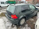 Volkswagen Golf 2001 года за 3 600 000 тг. в Астана – фото 2