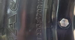 5 балонов Goodyear wrangler 285 70 17 без дисков за 150 000 тг. в Караганда – фото 4