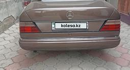 Mercedes-Benz E 200 1993 года за 1 750 000 тг. в Алматы – фото 4