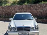 Mercedes-Benz E 320 1998 года за 3 800 000 тг. в Тараз