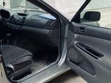 Toyota Camry 2004 года за 5 000 000 тг. в Жанаозен – фото 5