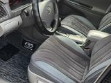 Toyota Camry 2004 года за 5 000 000 тг. в Уральск – фото 5