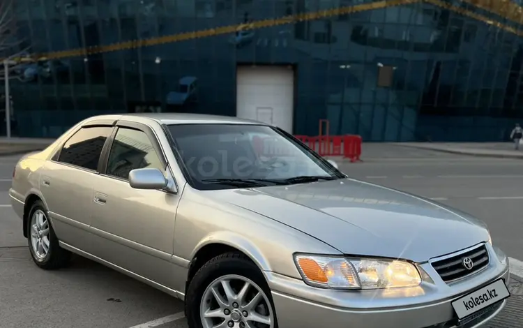 Toyota Camry 2000 года за 3 800 000 тг. в Алматы