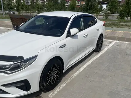 Kia K5 2018 года за 9 000 000 тг. в Алматы – фото 2