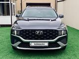 Hyundai Santa Fe 2023 годаfor17 300 000 тг. в Караганда