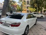 Toyota Camry 2015 года за 10 000 000 тг. в Шымкент – фото 3