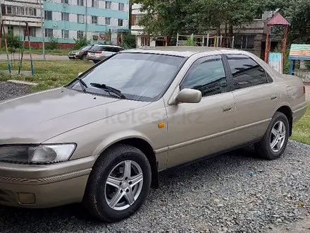 Toyota Camry 1997 года за 3 700 000 тг. в Экибастуз – фото 2