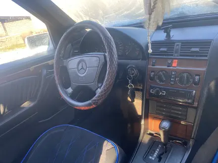 Mercedes-Benz C 200 1994 года за 1 350 000 тг. в Шымкент