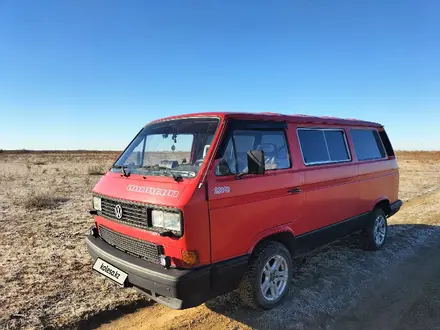 Volkswagen Caravelle 1990 года за 3 500 000 тг. в Астана