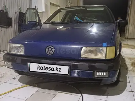 Volkswagen Passat 1993 года за 850 000 тг. в Атырау