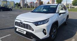 Toyota RAV4 2021 года за 13 300 000 тг. в Астана