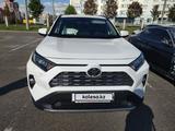 Toyota RAV4 2021 года за 13 300 000 тг. в Астана – фото 2