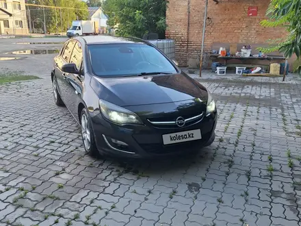 Opel Astra 2012 года за 4 000 000 тг. в Алматы