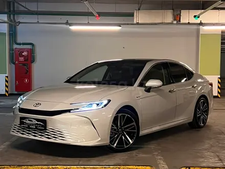 Toyota Camry 2024 года за 15 100 000 тг. в Алматы