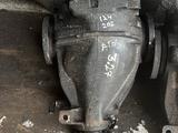 Редуктор 3.27 , мерседес задний мост за 121 121 тг. в Астана