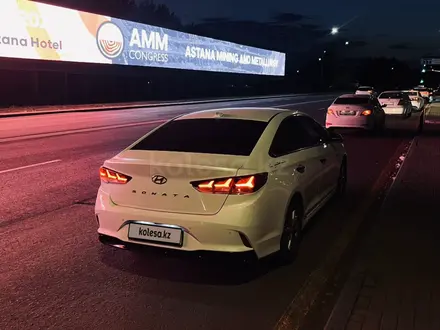 Hyundai Sonata 2018 года за 6 900 000 тг. в Астана – фото 2
