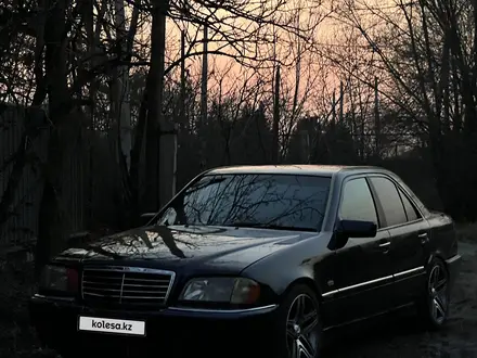 Mercedes-Benz C 200 1995 года за 1 700 000 тг. в Алматы – фото 5