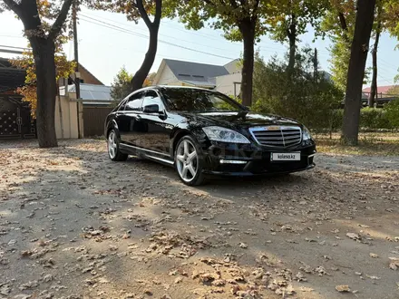 Mercedes-Benz S 500 2007 года за 9 000 000 тг. в Алматы – фото 2