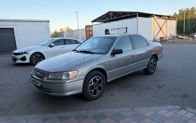 Toyota Camry 2001 годаүшін3 550 000 тг. в Павлодар