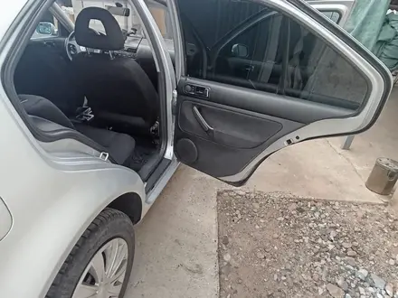 Volkswagen Golf 2002 года за 1 600 000 тг. в Алматы – фото 9