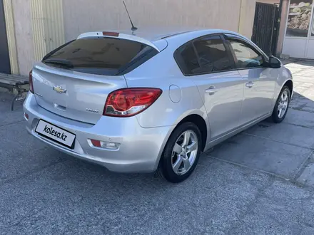 Chevrolet Cruze 2013 года за 3 600 000 тг. в Актау – фото 2