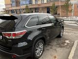 Toyota Highlander 2014 года за 17 500 000 тг. в Астана – фото 4