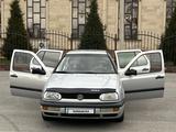 Volkswagen Golf 1992 годаүшін2 100 000 тг. в Шымкент