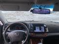 Toyota Camry 2005 года за 5 400 000 тг. в Семей – фото 10