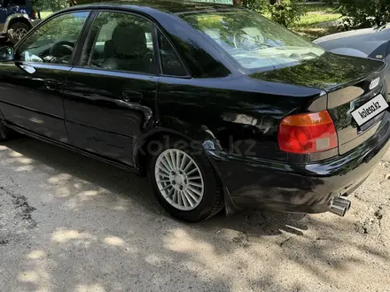 Audi A4 1999 года за 1 550 000 тг. в Алматы – фото 7
