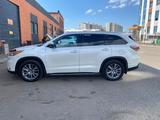 Toyota Highlander 2014 года за 15 000 000 тг. в Астана – фото 2