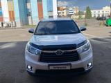 Toyota Highlander 2014 года за 15 000 000 тг. в Астана