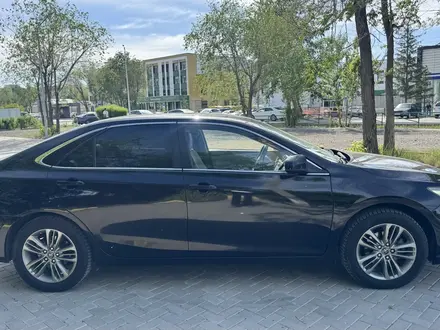 Toyota Camry 2017 года за 7 800 000 тг. в Астана – фото 3