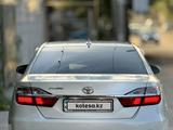Toyota Camry 2017 года за 14 900 000 тг. в Шымкент – фото 2