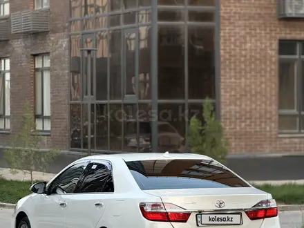 Toyota Camry 2017 года за 14 900 000 тг. в Шымкент – фото 3