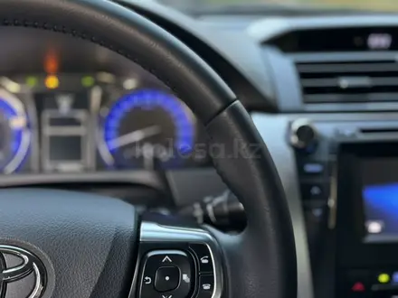 Toyota Camry 2017 года за 14 900 000 тг. в Шымкент – фото 12