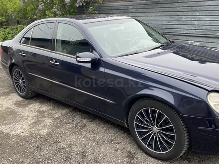 Mercedes-Benz E 270 2002 года за 4 000 000 тг. в Караганда – фото 4