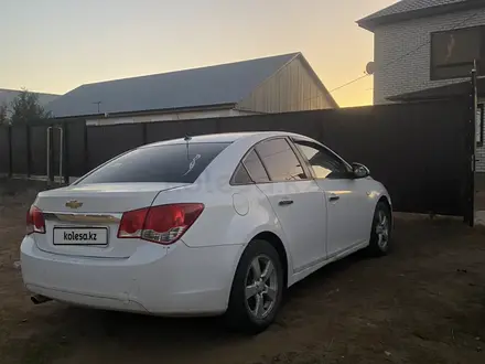 Chevrolet Cruze 2010 года за 2 000 000 тг. в Уральск – фото 3