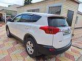 Toyota RAV4 2015 годаүшін8 700 000 тг. в Жезказган – фото 4