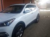 Hyundai Santa Fe 2016 года за 9 000 000 тг. в Актобе – фото 3