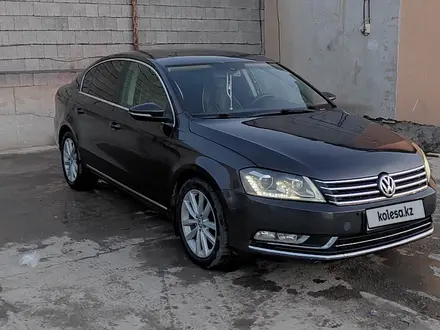 Volkswagen Passat 2011 года за 5 000 000 тг. в Туркестан – фото 2