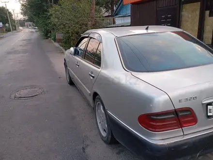 Mercedes-Benz E 320 1998 года за 2 500 000 тг. в Талдыкорган – фото 5