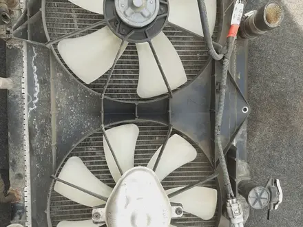 Диффузор с двумя вентиляторами Toyota Camry 30 за 35 000 тг. в Семей