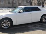 Chrysler 300C 2004 годаfor3 500 000 тг. в Алматы – фото 2