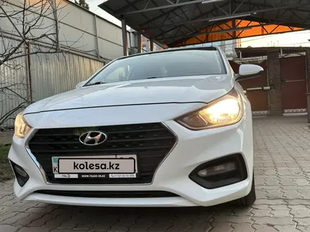 Hyundai Accent 2018 года за 6 600 000 тг. в Алматы – фото 2