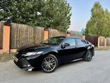 Toyota Camry 2020 года за 12 700 000 тг. в Костанай – фото 3