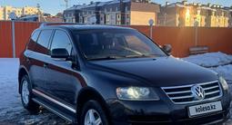 Volkswagen Touareg 2006 года за 4 000 000 тг. в Костанай – фото 2