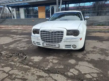 Chrysler 300C 2006 года за 6 000 000 тг. в Алматы – фото 3