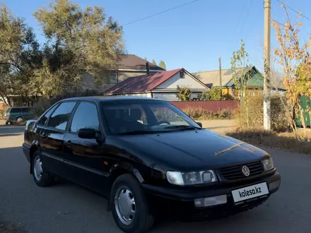 Volkswagen Passat 1995 года за 1 550 000 тг. в Актобе – фото 3